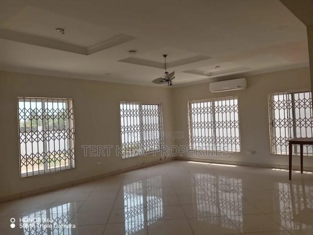 4bdrm House in Lashibi for sale · Photo 4
