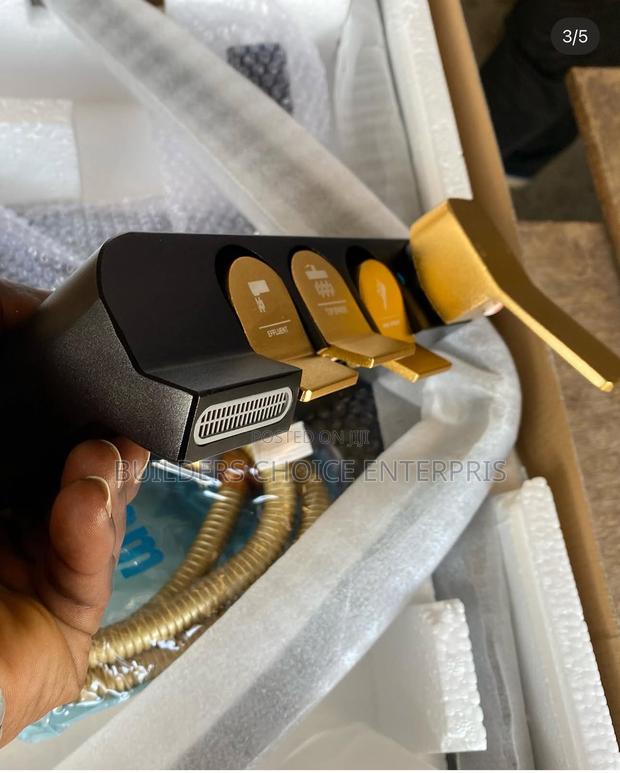 Black and Gold Press Shower · Photo 3