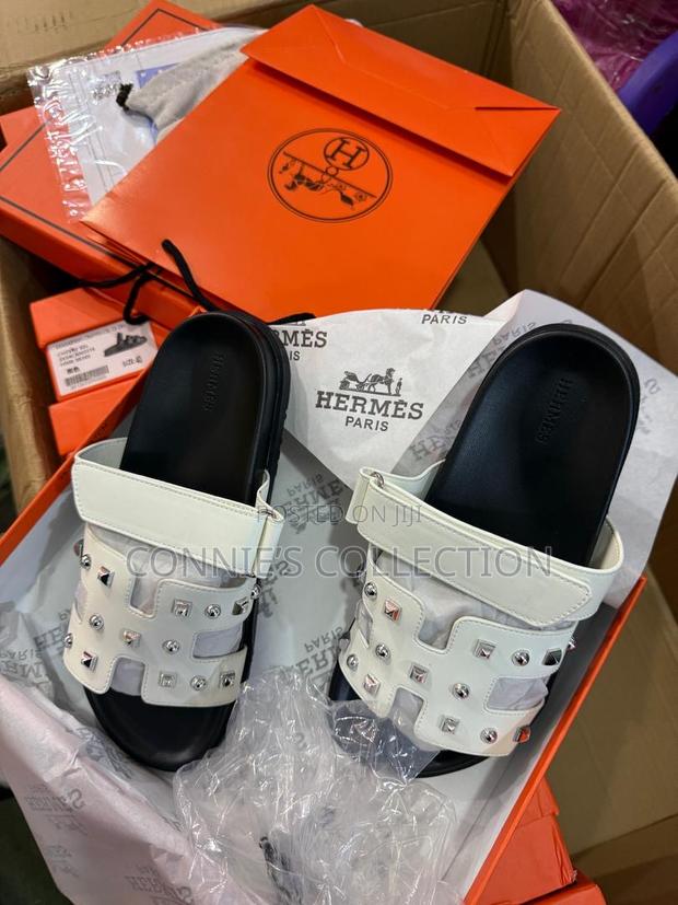 Ladies Hermes Slippers · Photo 3