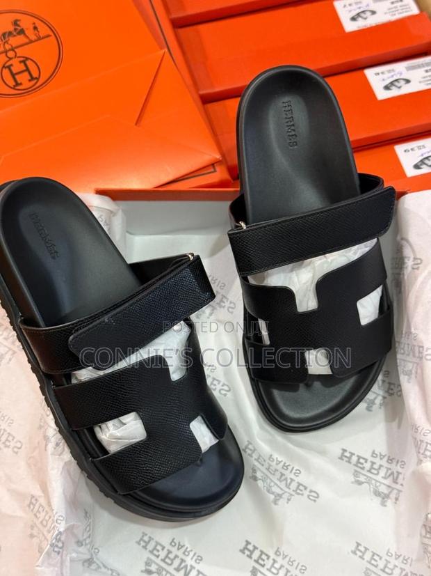 Ladies Hermes Slippers · Photo 2