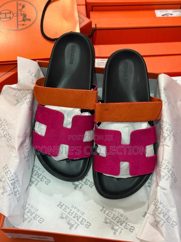 Ladies Hermes Slippers · Photo 6
