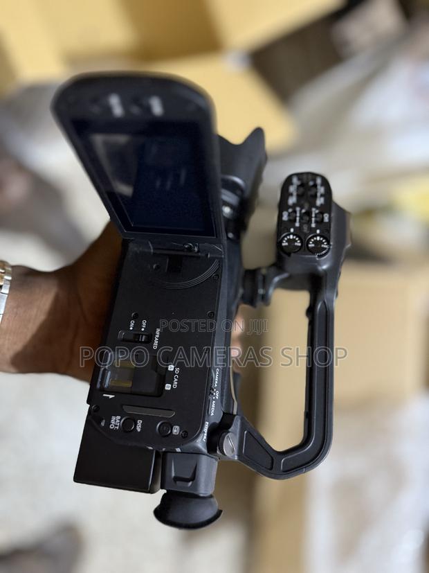 Canon Xa40 Camcorder · Photo 3
