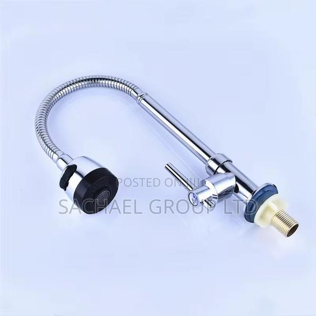 Pull Out Silver Kitchen Tap · Photo 2