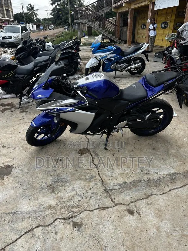 Yamaha R3 2024 Blue · Photo 1