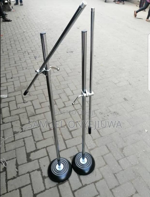 Round Base Microphone Stand · Photo 2