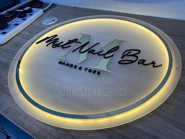 Wall Neon Light · Photo 2