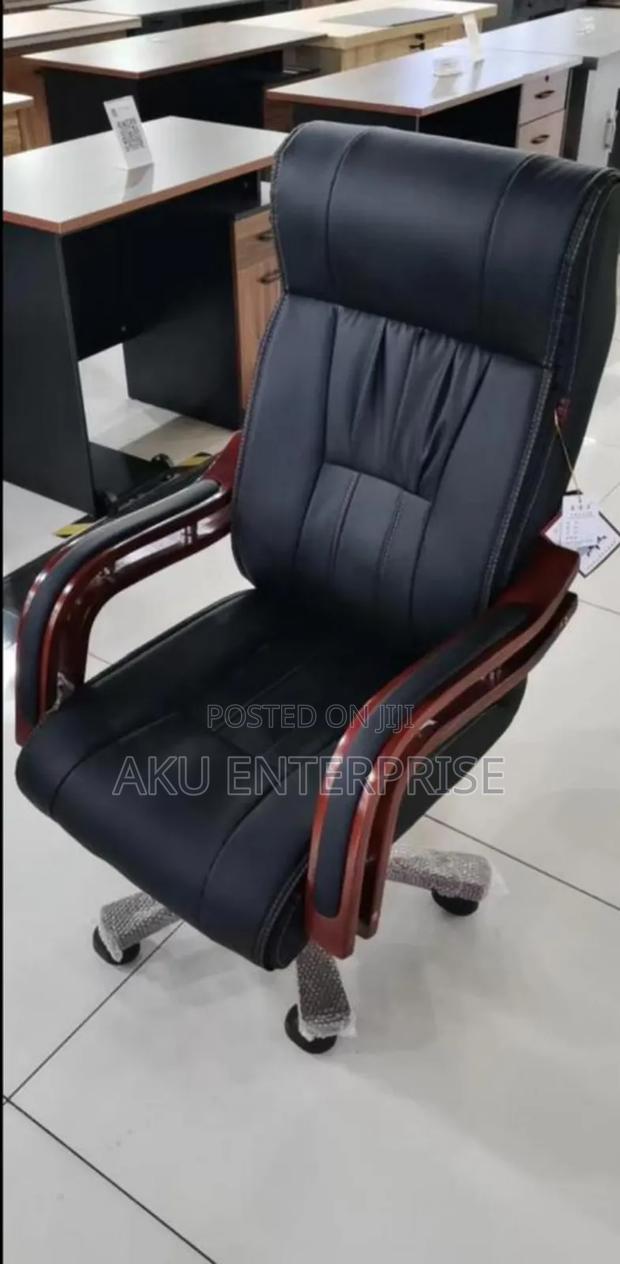 Office Swivel Chair · Photo 1