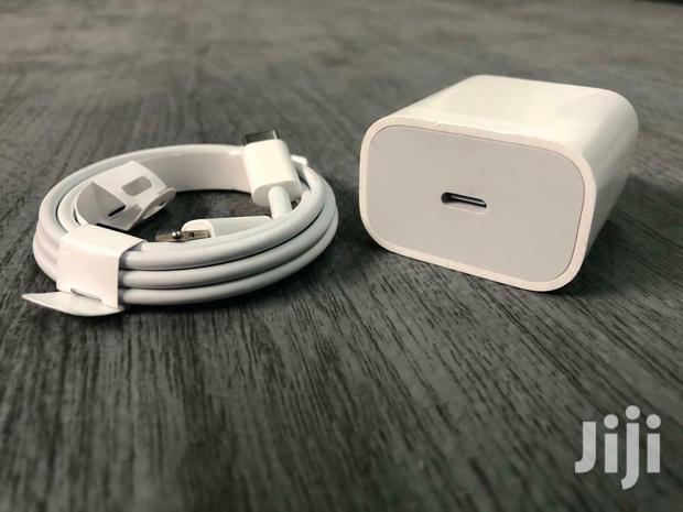 Apple iPhone Charger · Photo 1