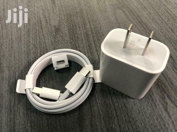 Apple iPhone Charger · Photo 3