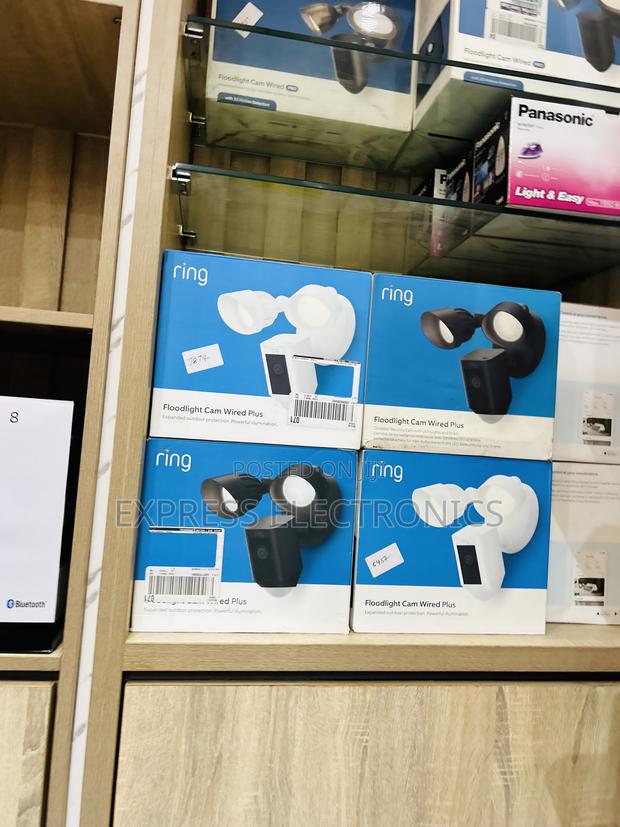 Quality Sleek Ring Cam Wired Plus Floodlights · Photo 1