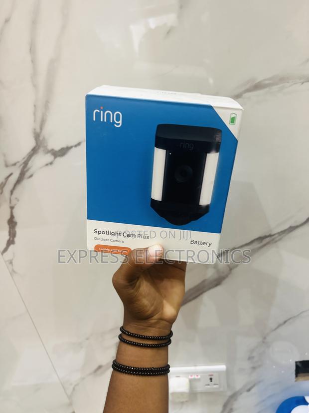 Zealous Sleek Black Spotlight Cam Pro Battery Ring · Photo 1