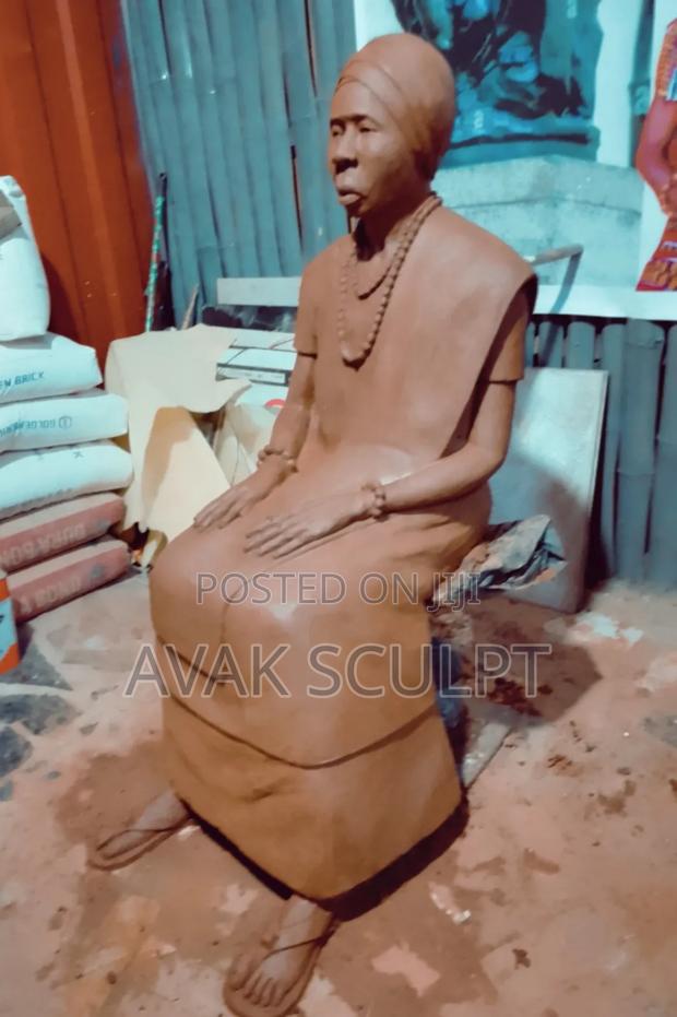 Life Size Realistic Statue · Photo 4