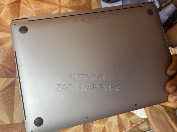 Laptop Apple MacBook Pro 2017 8GB Intel Core i5 SSD 256GB · Photo 3