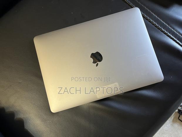 Laptop Apple MacBook Pro 2017 16GB Intel Core I7 SSD 256GB · Photo 2