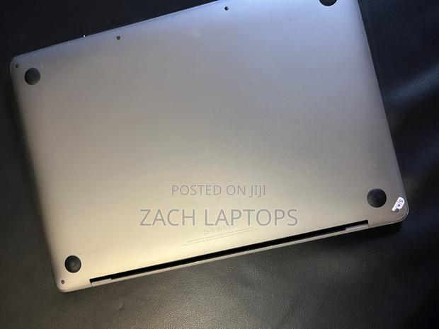 Laptop Apple MacBook Pro 2017 16GB Intel Core I7 SSD 256GB · Photo 4