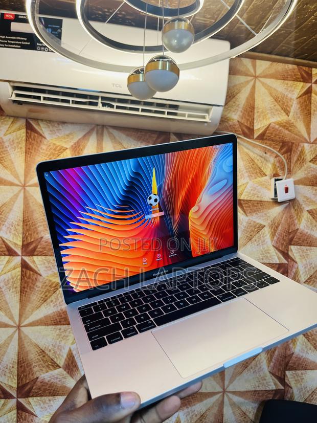 Laptop Apple MacBook 2016 8GB Intel Core i5 SSD 256GB · Photo 3
