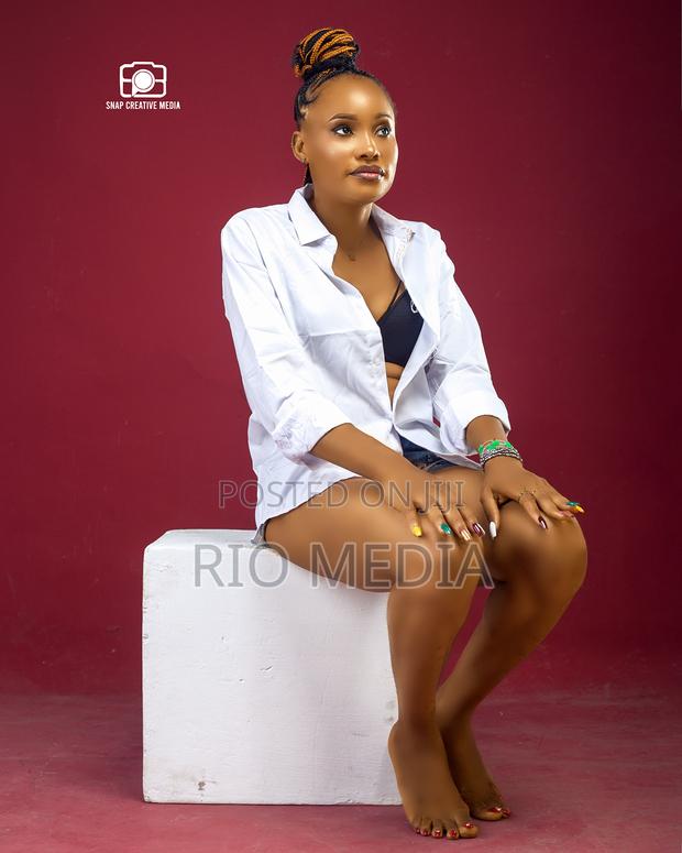 Book for Your Beautiful Birthday Photoshoot Pictures · Photo 3