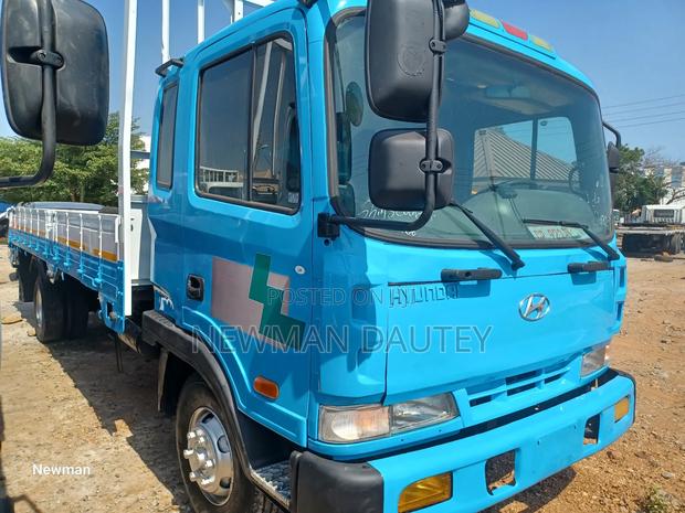 Hyundai 5ton Truck Blue · Photo 3