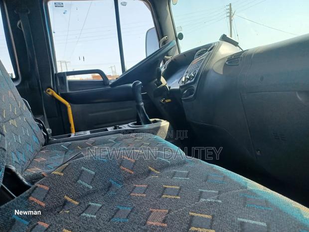 Hyundai 5ton Truck Blue · Photo 4