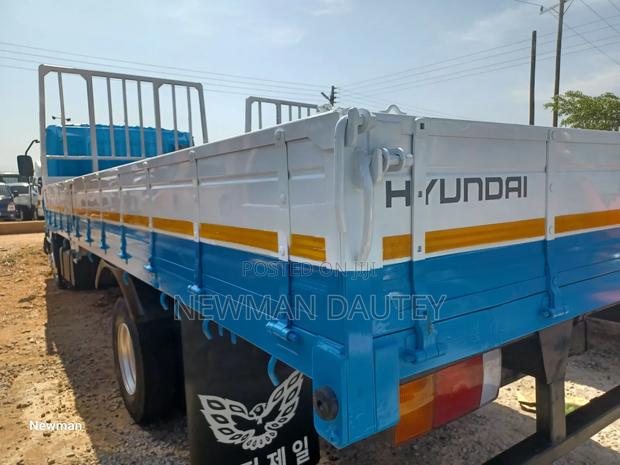 Hyundai 5ton Truck Blue · Photo 5