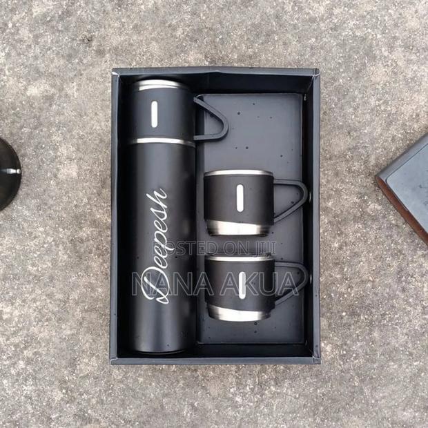 Customised Vacuum Flask With Cup · Photo 1