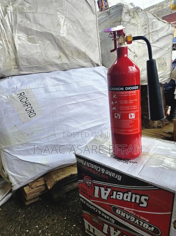 2kg C02 Fire Extinguisher · Photo 2
