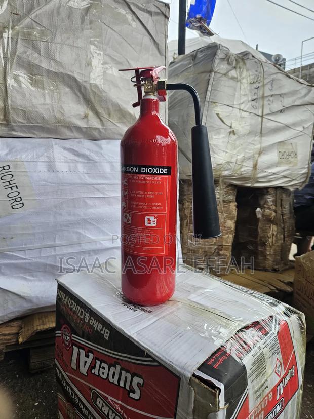 2kg C02 Fire Extinguisher · Photo 1