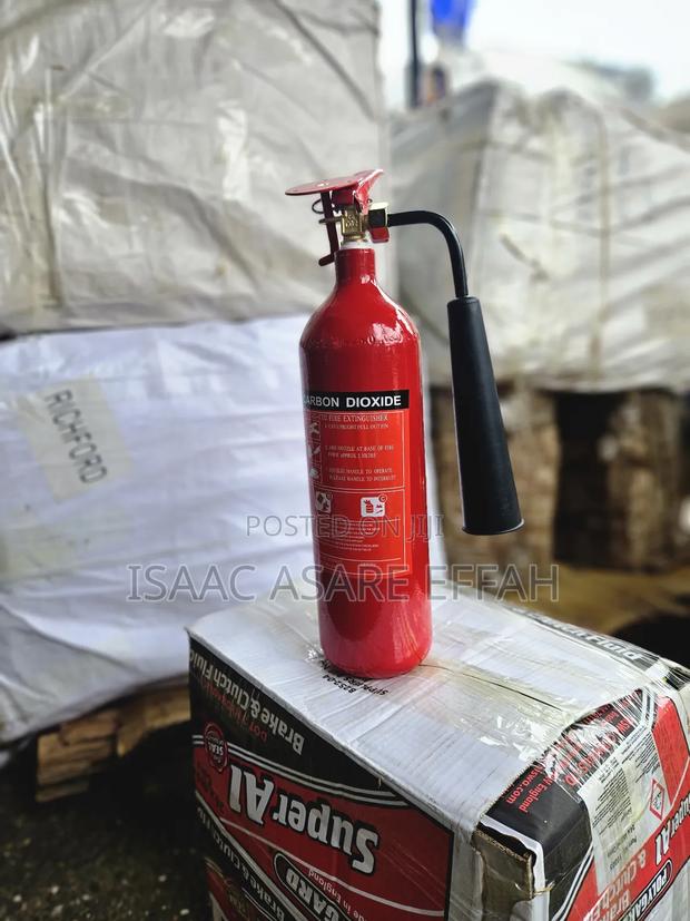 2kg C02 Fire Extinguisher · Photo 3