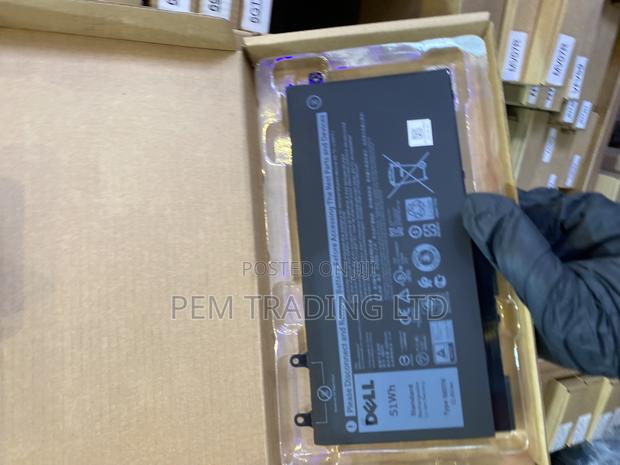 R8d7n Laptop Battery for Dell Latitude 5400 5410 5500 · Photo 2