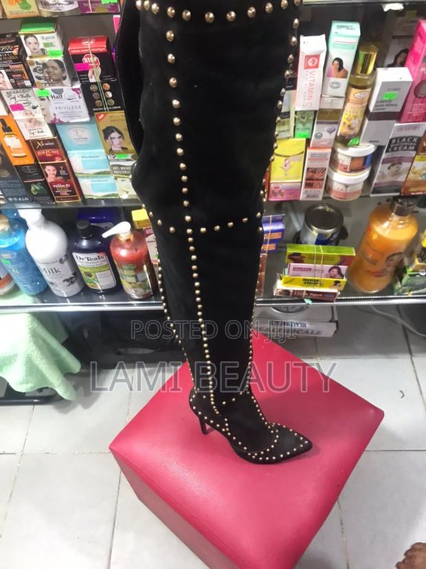 Gold Stud’S Long Boot 
High Heel Shoe 
Size 39 · Photo 2
