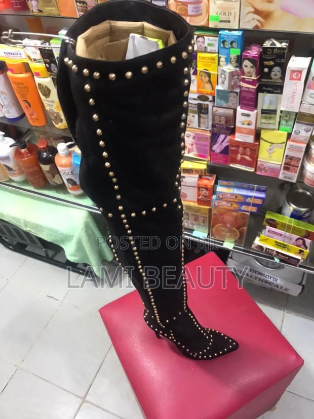 Gold Stud’S Long Boot 
High Heel Shoe 
Size 39 · Photo 4
