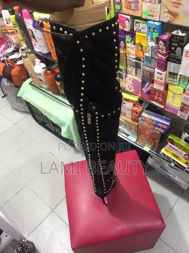Gold Stud’S Long Boot 
High Heel Shoe 
Size 39 · Photo 5