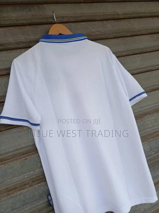 Chelsea Retro Jersey · Photo 4
