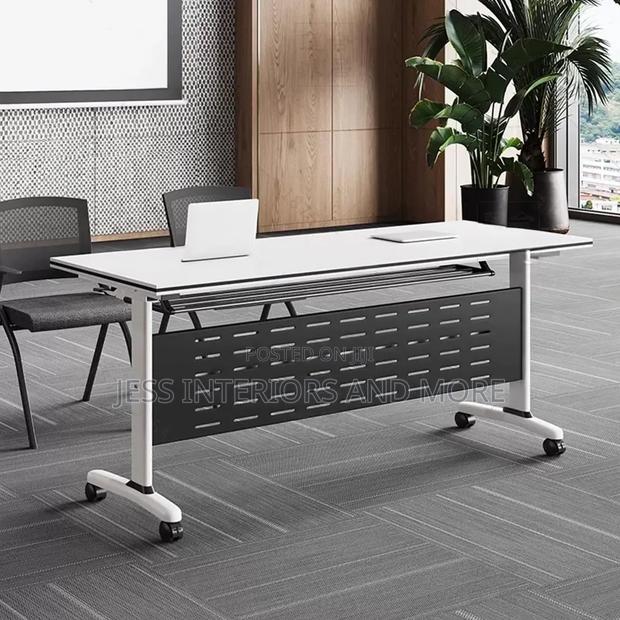 Folding Conference Table · Photo 1