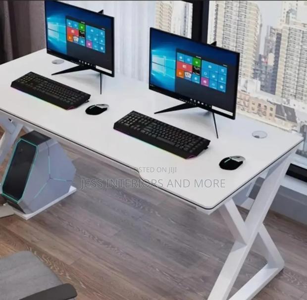 Ergonomic Computer Study Desk · Photo 1