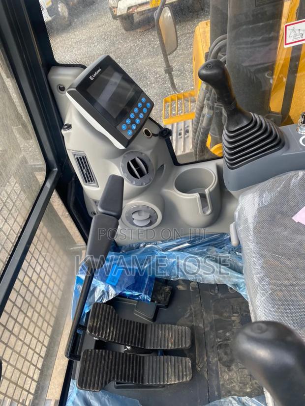 New and Foreign Sany 215 235 Excavators · Photo 6