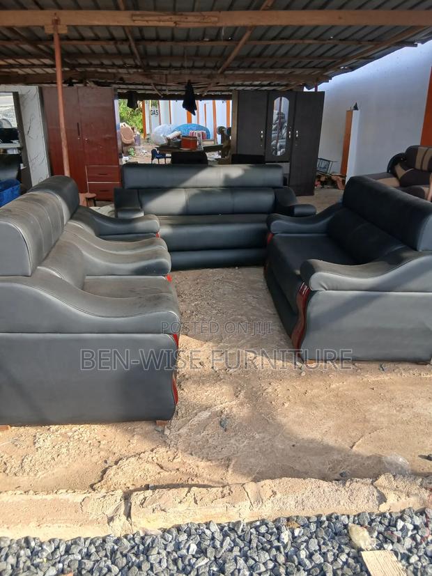 Quality Leather Chair · Photo 1