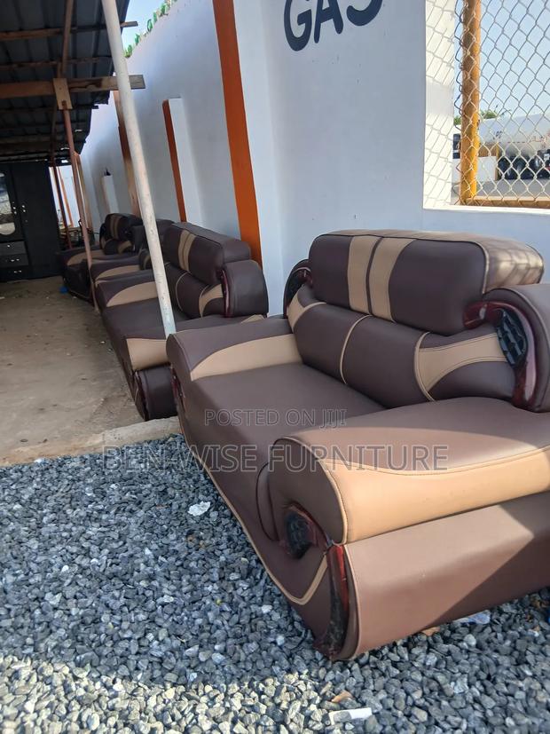 Quality Leather Chair · Photo 1