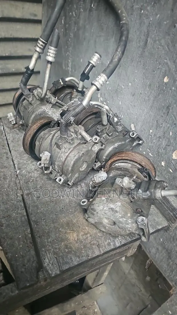 Toyota RAV4 2.0L, 2.4L 2001 2002 2003 2004 2005 AC Compressor · Photo 1