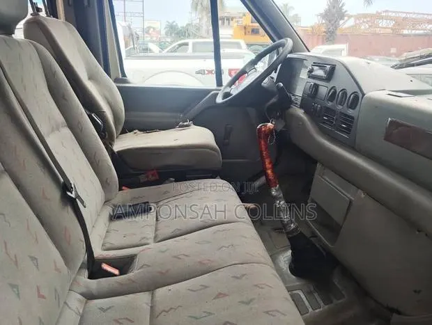 Volkswagen Eurovan 2003 White · Photo 1