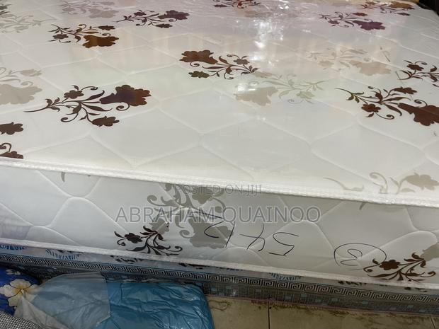 11inches High Density Mattress for Sale · Photo 1