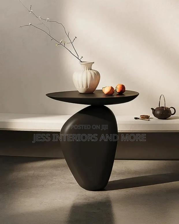 Side Table (Pebble Shaped) · Photo 1