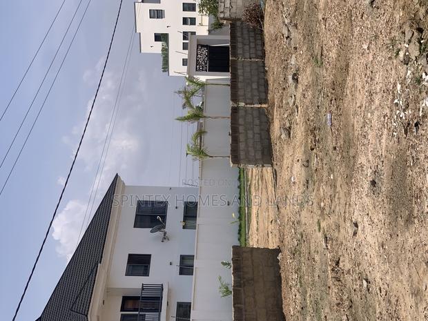 One Plot for Sale Around Emerf Estate And, Size 80/100 · Photo 1