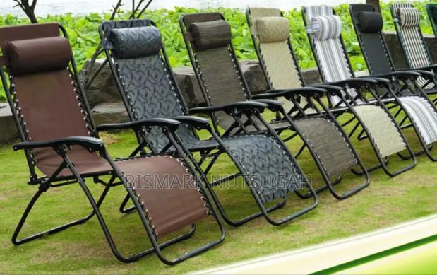 Foldable Outdoor Lounger Chairs · Photo 4