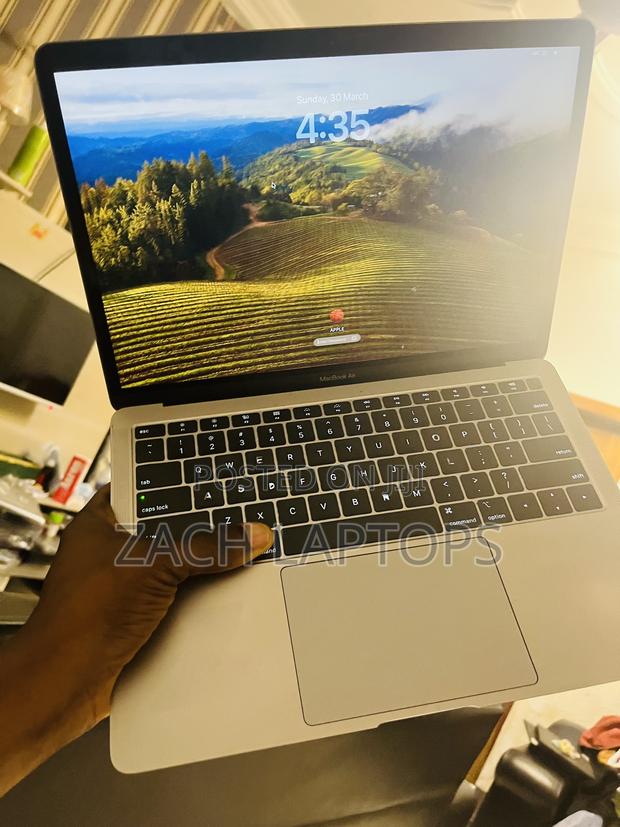 Laptop Apple MacBook Air 2019 8GB Intel Core i5 SSD 128GB · Photo 1