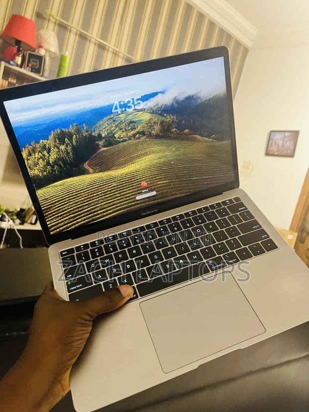 Laptop Apple MacBook Air 2019 8GB Intel Core i5 SSD 128GB · Photo 2