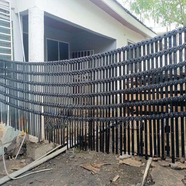 Electric Fence Bars · Photo 2
