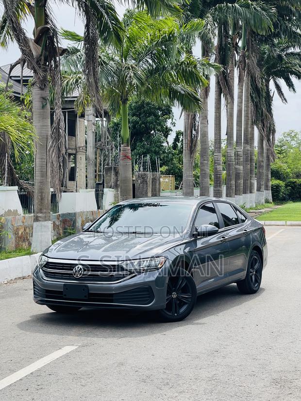 Volkswagen Jetta 2024 Gray · Photo 2