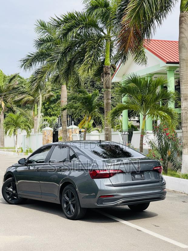 Volkswagen Jetta 2024 Gray · Photo 6