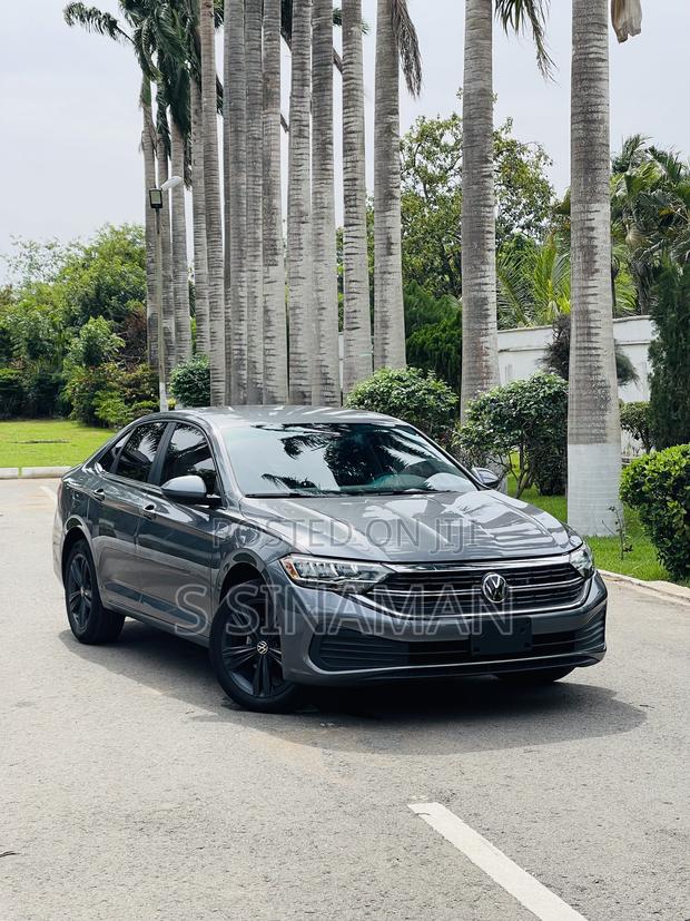 Volkswagen Jetta 2024 Gray · Photo 5